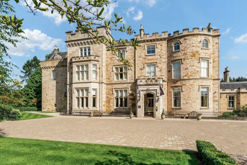 5* CROSSBASKET CASTLE STAY, Dinner and Breakfast 